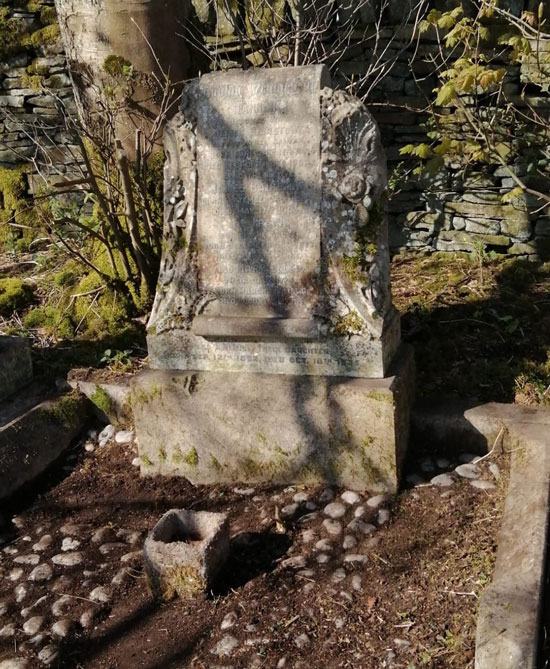 Photo of Grave A2