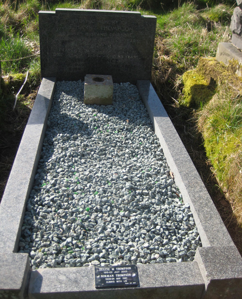 Photo of Grave CC4