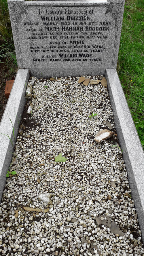 Photo of Grave I28