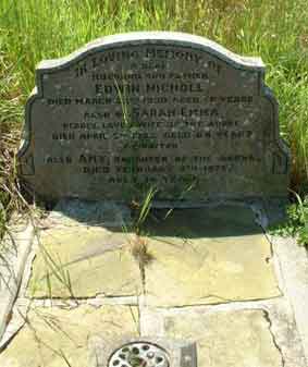 Photo of Grave M3