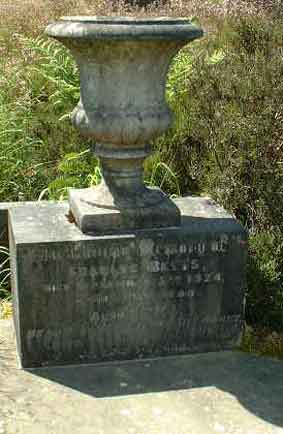 Photo of Grave O6