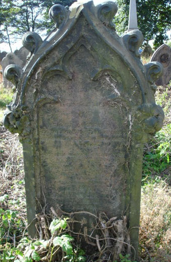 Photo of Grave Om17