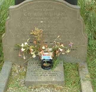 Photo of Grave R7