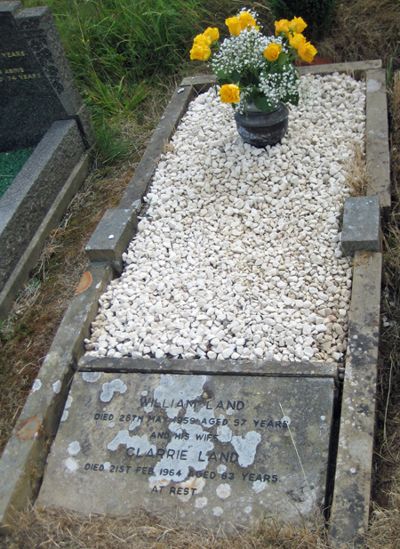 Photo of Grave V29